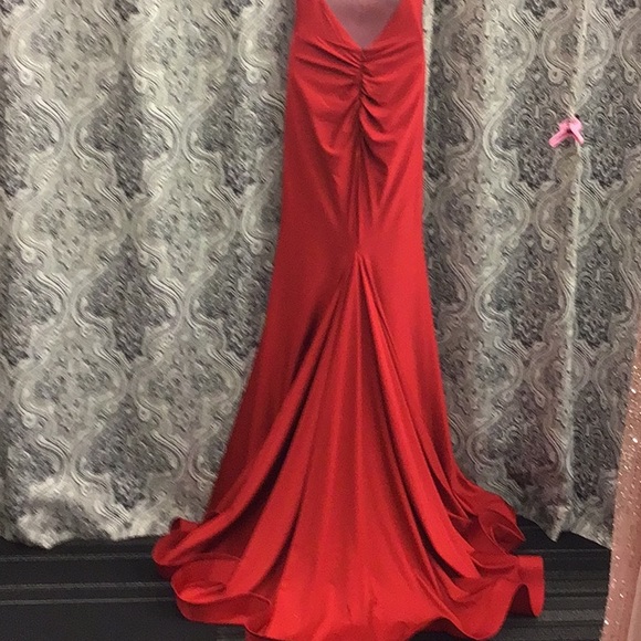 Red Carpet Dress ! Fitted stretch material low back, with train, mermaid - Picture 3 of 6